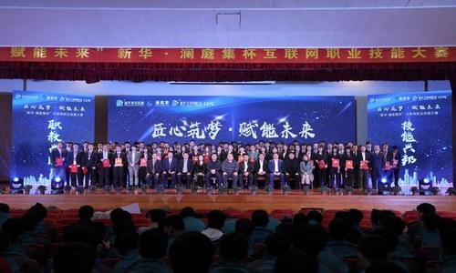 1545702154395835.jpg 4cc8bf633bac477fa7c873e5ba21fb9d.jpg