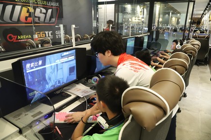 1561943577362694.jpg 電競(jìng)業(yè)余比賽現(xiàn)場(chǎng).jpg