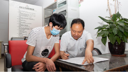 中國東方教育匠師:張興強 ▎不忘初心 新華十載風雨同舟