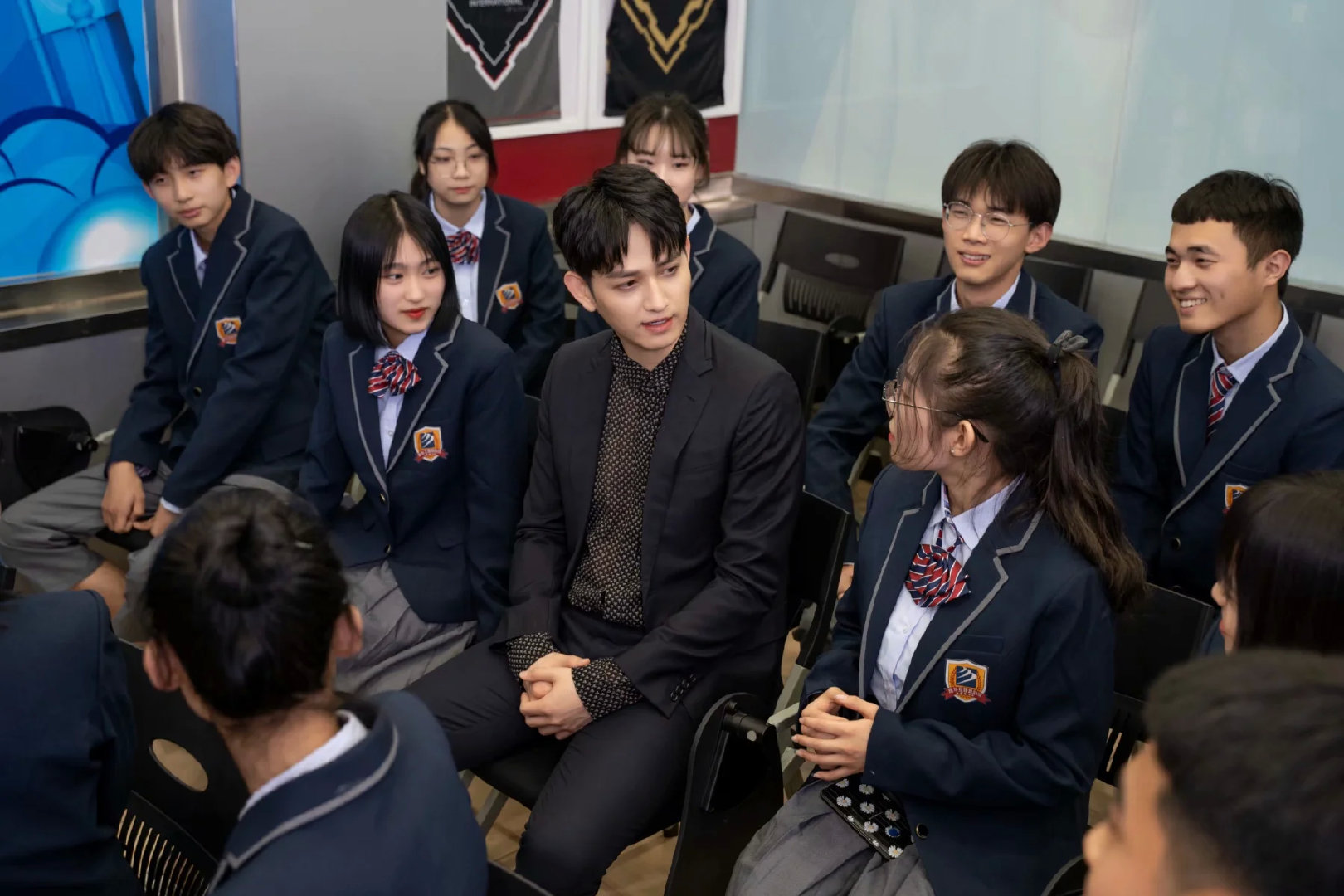 馬可和學(xué)生交流 馬可和學(xué)生交流