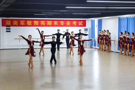 1706230290557928.jpg ES7A5910.jpg