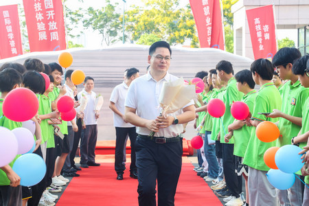 1726626736280866.jpg ES7A8295.jpg