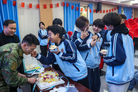 1734666718690746.jpg ES7A8008.jpg