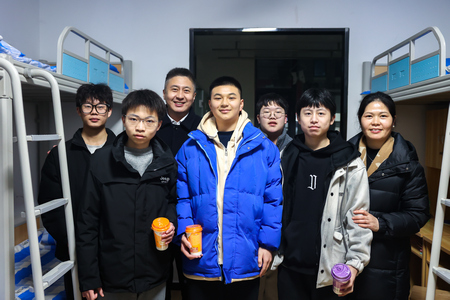 1739090684708735.jpg ES7A2265.jpg