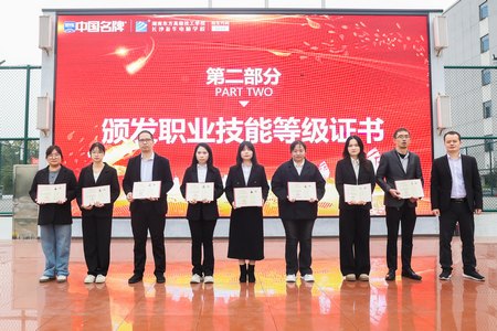 1761700837208624.jpg ES7A5552.jpg